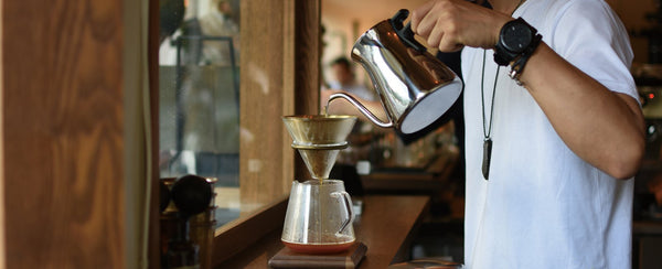 KINTO Journal Article Barista using POUR OVER KETTLE to make drip coffee